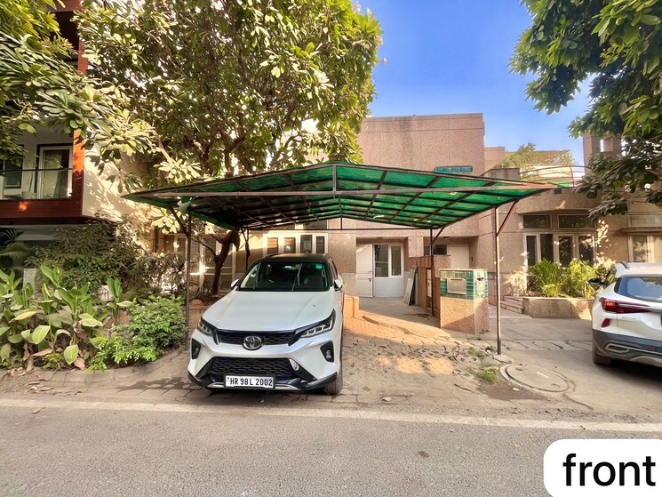  Parking, unitech-deerwood-chase 3 Bedroom 1633 Sq.Ft. Villa In Nirvana Country Gurgaon 8950084