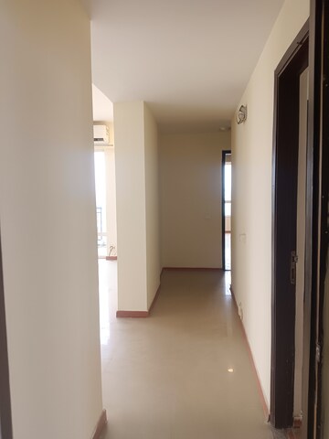 3 BHK Apartment For Rent in Unitech The Close North, Sector 50