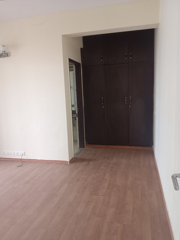 Room, unitech-the-close-north 3 Bedroom 2491 Sq.Ft. Apartment In Sector 50 Gurgaon 8950100