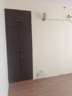 Furnished Amenities in 3 BHK Apartment at Unitech The Close North, Sector 50 – for Rent