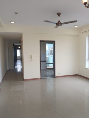 Room in 3 BHK Apartment at Unitech The Close North, Sector 50 – for Rent