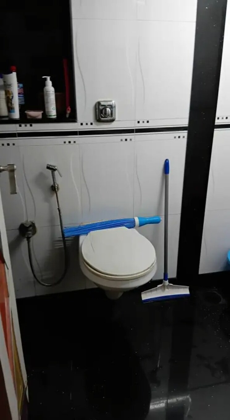 Bathroom, unnat-nagar-chs 2.5 Bedroom 1600 Sq.Ft. Villa In Goregaon West Mumbai 8950132