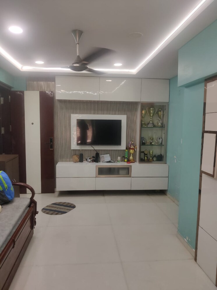  Parking, airoli 1 Bedroom 450 Sq.Ft. Apartment In Airoli Navi Mumbai 8950133