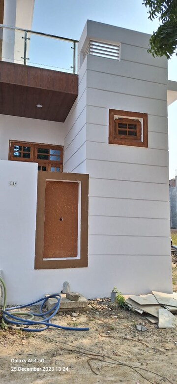 Furnished Amenities in 2 BHK Independent House at Chinhat – for Sale