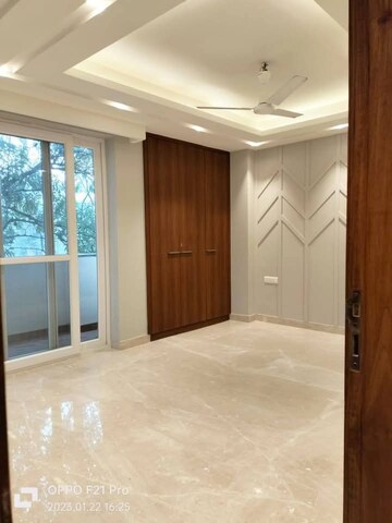 Room in 1.5 BHK Builder Floor at Sector 21 – for Rent