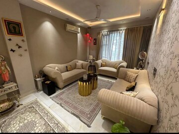Living Room in 1.5 BHK Builder Floor at Sector 21 – for Rent