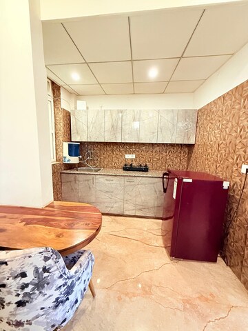 Living Room in 1.5 BHK Builder Floor at Sector 21 – for Rent