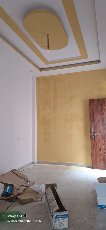 Room in 3 BHK Independent House at Arjunganj – for Sale
