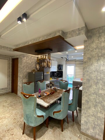 Lift in 3 BHK Apartment at Vip Road – for Rent