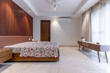 Bedroom in 2 BHK Builder Floor at Sector 21 – for Rent
