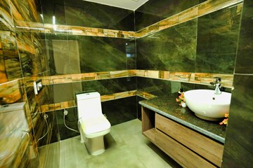 Furnished Amenities in 5 BHK Villa at Nabha – for Rent