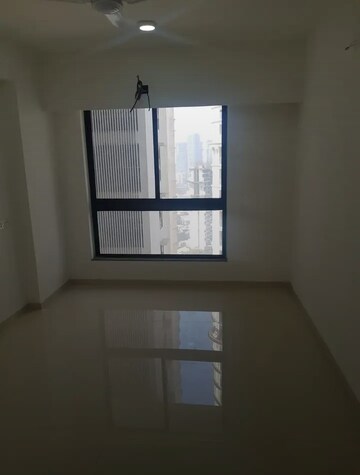 Room in 2 BHK Apartment at Sunteck City Avenue 2, Goregaon West – for Rent