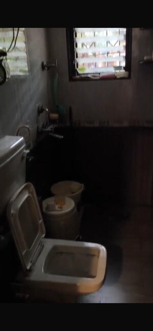 Bathroom in 2.5 BHK Apartment at Kopar Khairane – for Sale