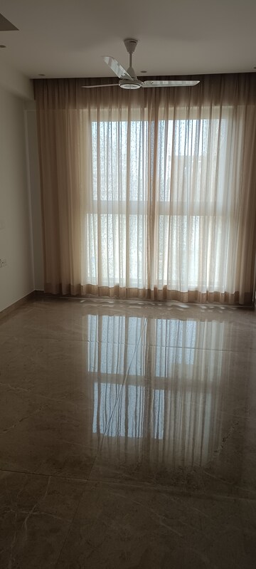 Room in 1 BHK Apartment at Hiranandani Regent Hill, Powai – for Rent