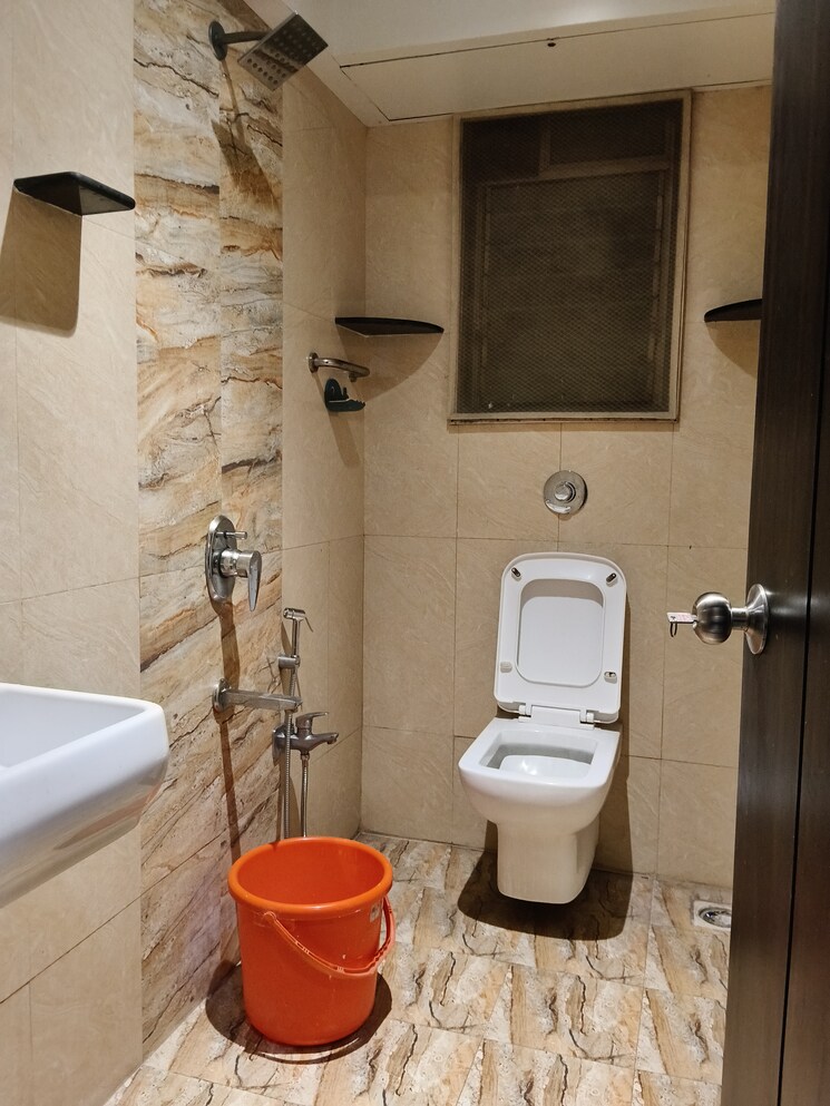 Bathroom, shanti-sadan-chs-santacruz-east 2 Bedroom 1100 Sq.Ft. Apartment In Santacruz East Mumbai 8950176