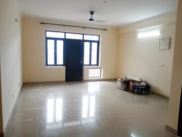 Room in 3 BHK Builder Floor at Unitech South City II, Sector 50 – for Rent