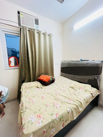 Bedroom in 1 BHK Builder Floor at Sector 40 – for Rent