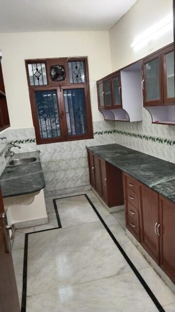 Bedroom in 3 BHK Builder Floor at Unitech Nirvana Country Plots, Sector 50 – for Rent