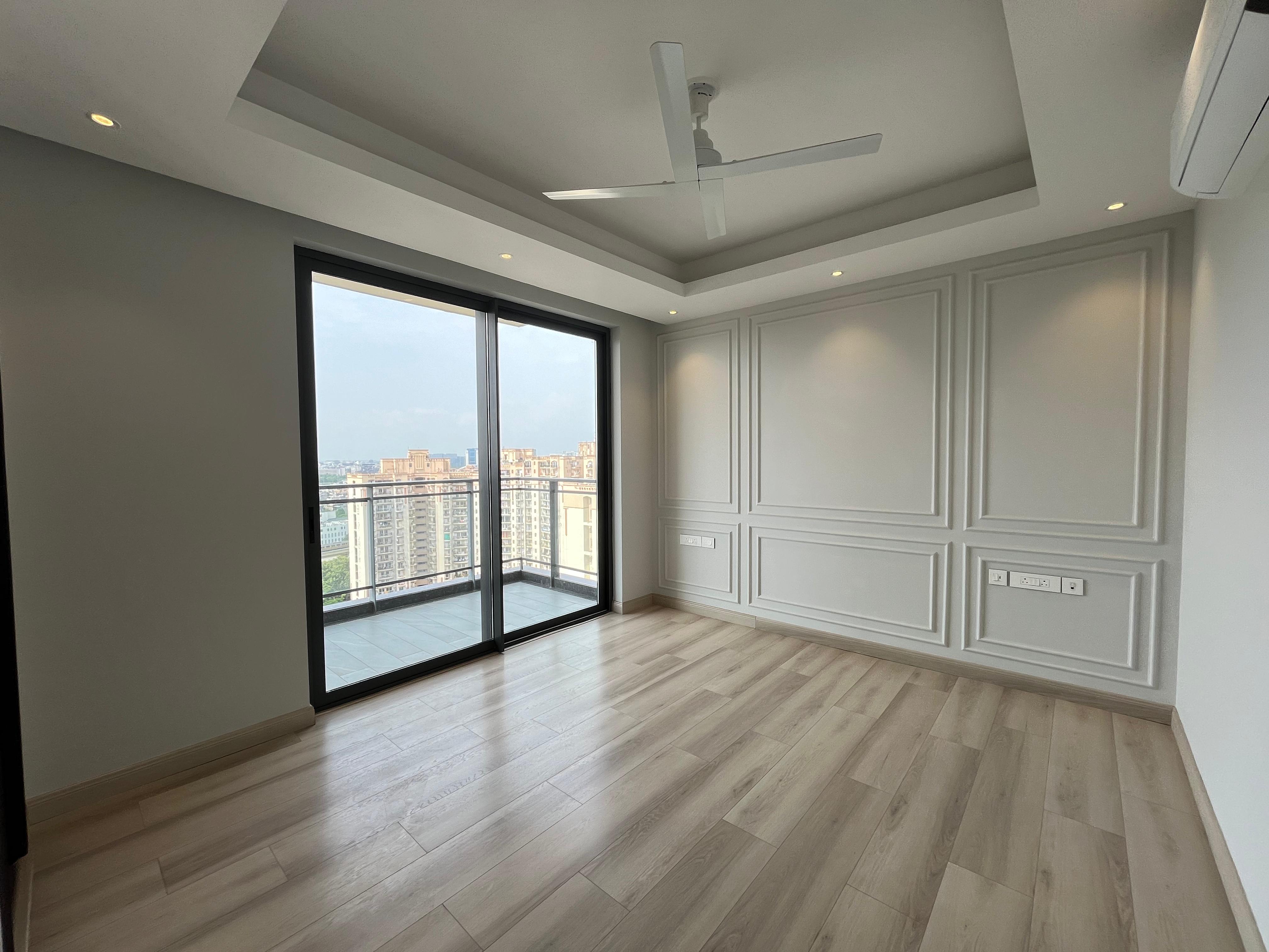 3 BHK + Pooja Room 300 Sq.Yd. Builder Floor in Unitech Nirvana Country Plots