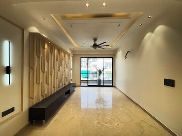 Room in 3 BHK Apartment at Mittal Palm Beach, Juhu – for Rent