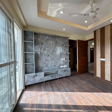 Room in 3 BHK Apartment at Mittal Palm Beach, Juhu – for Rent