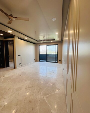 Room in 3 BHK Apartment at Mittal Palm Beach, Juhu – for Rent