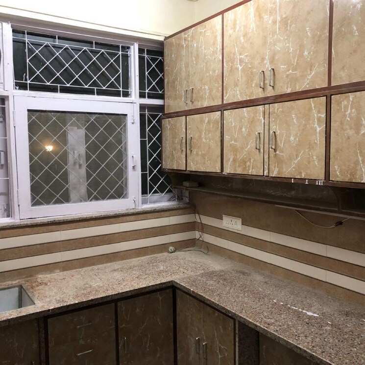 Kitchen, palam vihar 3 Bedroom 270 Sq.Yd. Builder Floor In Palam Vihar Gurgaon 8950231