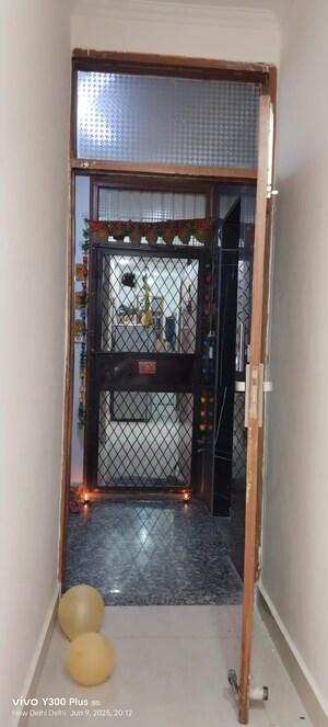 Furnished Amenities in 2 BHK Builder Floor at Govindpuri – for Sale