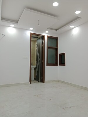 Room in 3 BHK Builder Floor at Govindpuri – for Sale