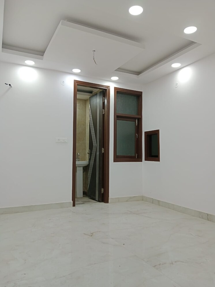 Room, govindpuri 3 Bedroom 910 Sq.Ft. Builder Floor In Govindpuri Delhi 8950257