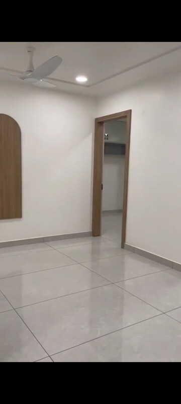 Room in 3 BHK Apartment at Gujjanagundla – for Sale