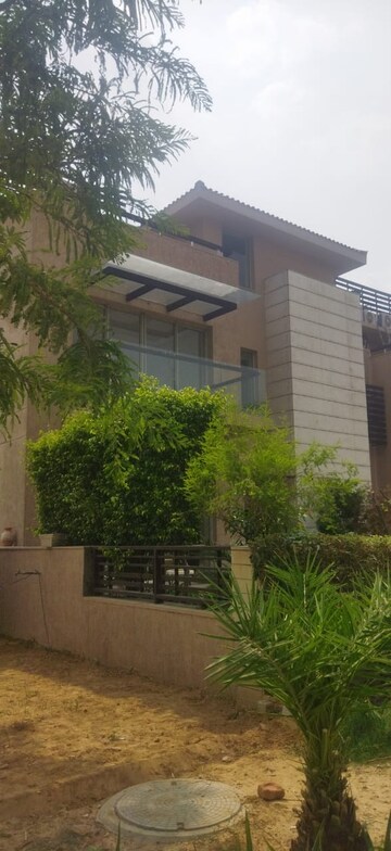 5 BHK Villa For Rent in Unitech Uniworld Resorts-The Residences, Sector 33