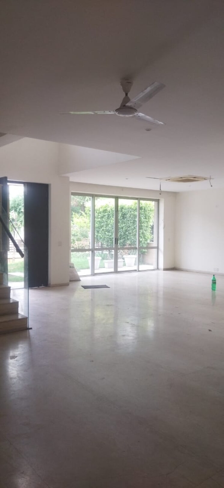 Room, unitech-uniworld-resorts-the-residences 5 Bedroom 8000 Sq.Ft. Villa In Sector 33 Gurgaon 8950278