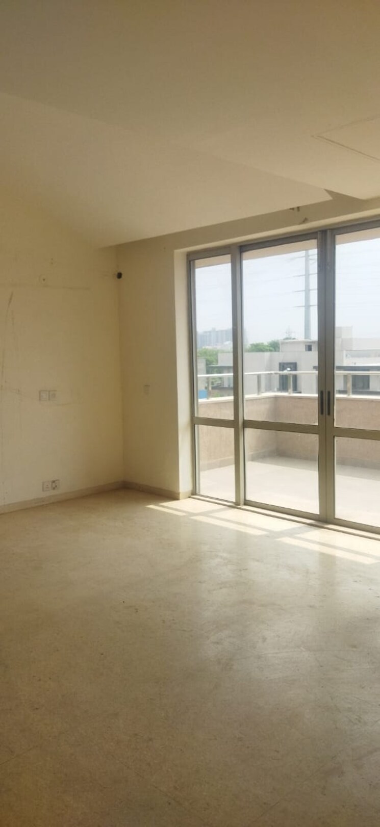 Room, unitech-uniworld-resorts-the-residences 5 Bedroom 8000 Sq.Ft. Villa In Sector 33 Gurgaon 8950278