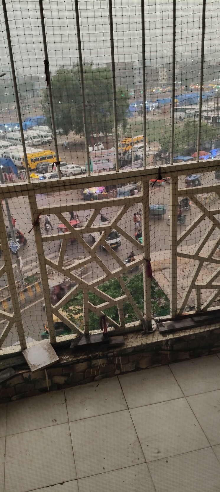 Gym, dhavalgiri-apartment-sector-11 2 Bedroom 850 Sq.Ft. Builder Floor In Sector 11 Noida 8950280