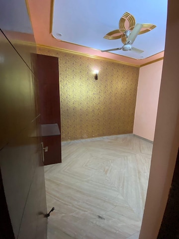 Room in 2 BHK Builder Floor at Chattarpur – for Rent