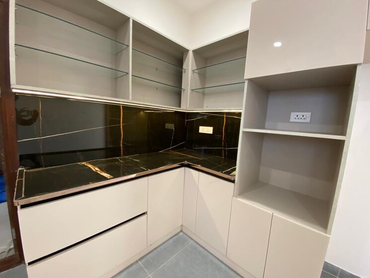 Kitchen, visions-urjith 4 Bedroom 4535 Sq.Ft. Villa In Tellapur Hyderabad 8950314