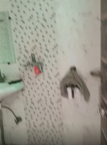 Bathroom in 1 BHK Builder Floor at Vasundhara Sector 5 – for Rent