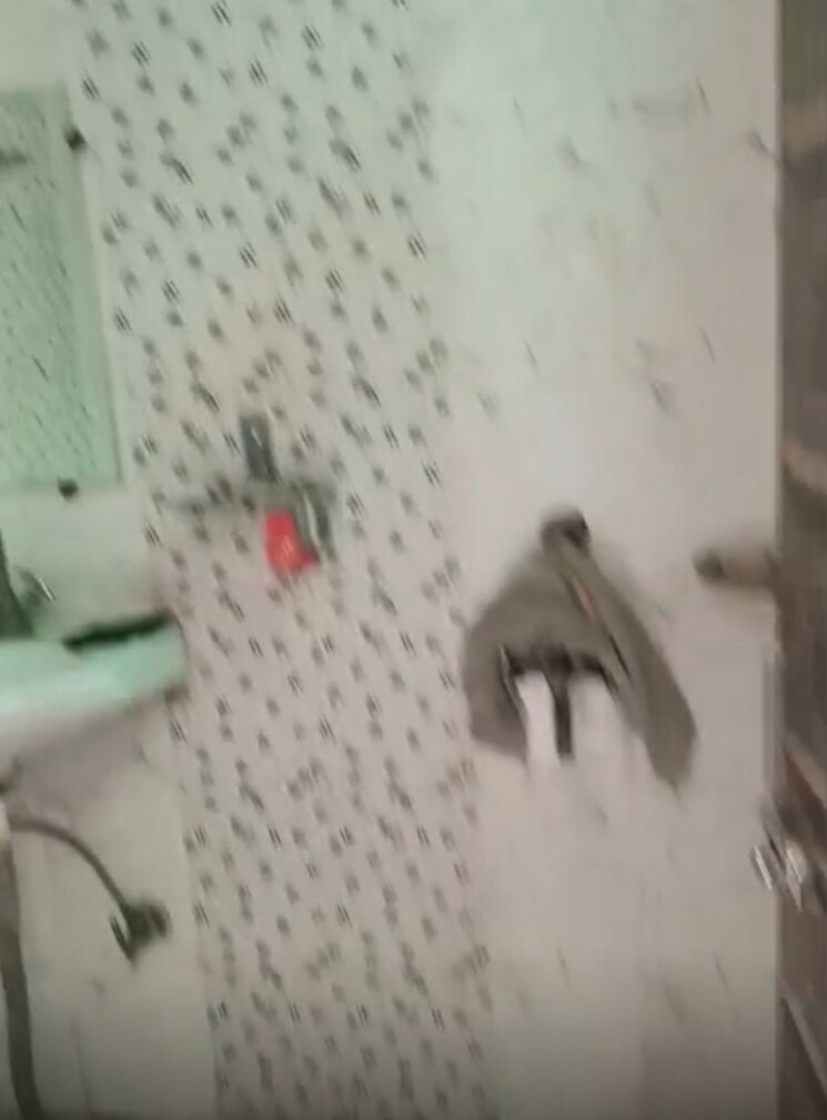 Bathroom, vasundhara sector 5 1 Bedroom 500 Sq.Ft. Builder Floor In Vasundhara Sector 5 Ghaziabad 8950327