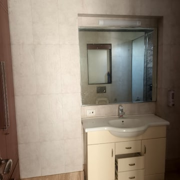 Bathroom in 3 BHK Builder Floor at Green Park – for Rent