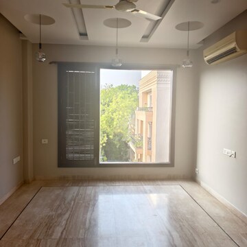 Room in 3 BHK Builder Floor at Green Park – for Rent