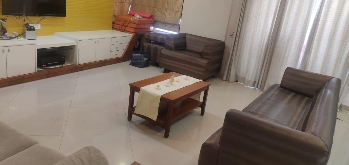 3 BHK Apartment For Rent in Padmavilas Apartments