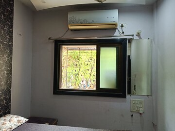 Room in 1 BHK Apartment at Nagari Niwara CHS, Goregaon East – for Rent