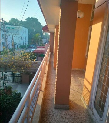 Balcony in 2 BHK Builder Floor at Sector 34 – for Rent