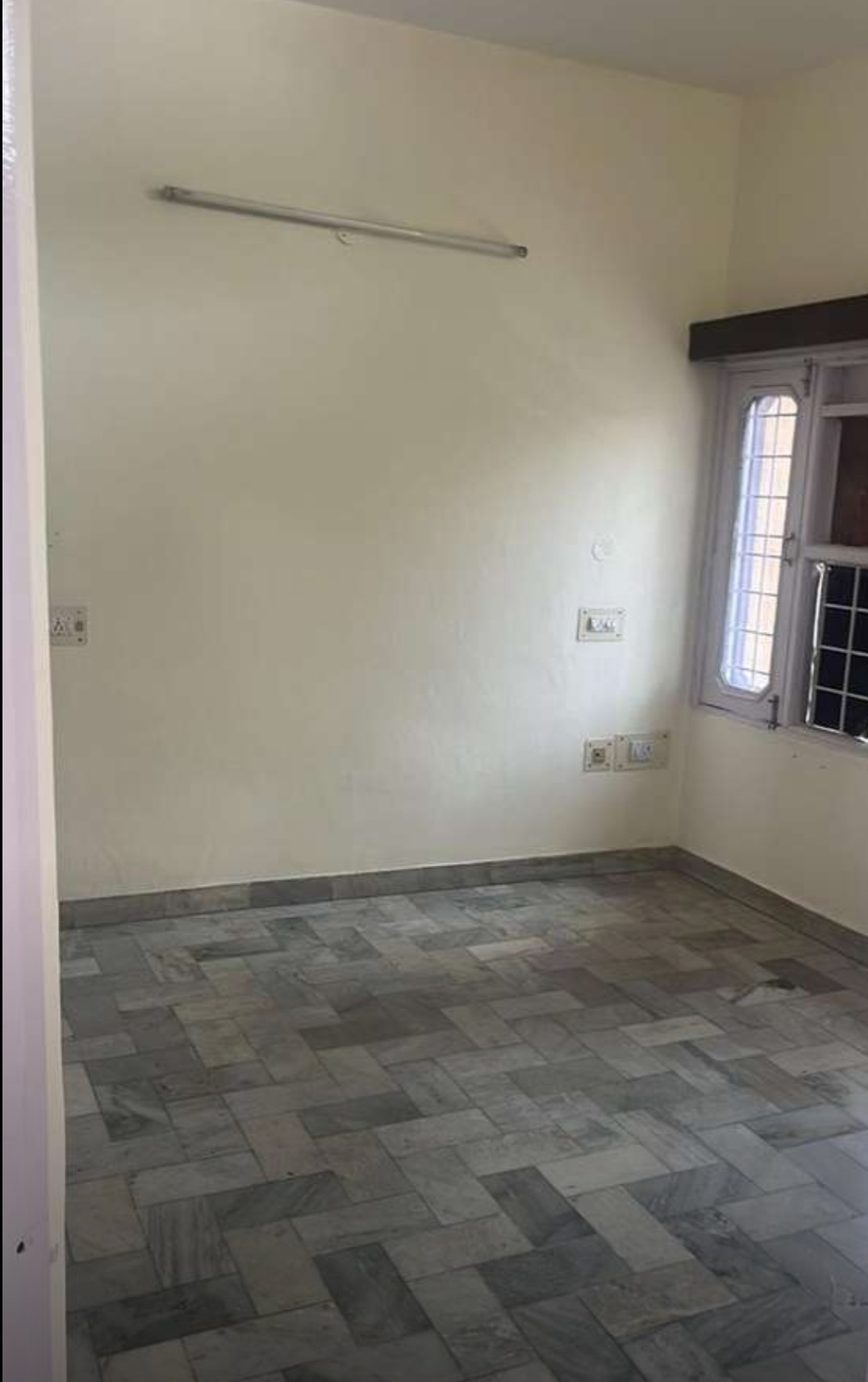 2 BHK Builder Floor For Rent in 2bhk 2bathroom Simi Furni