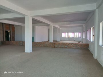 Parking in  Showroom at Park Street – for Rent