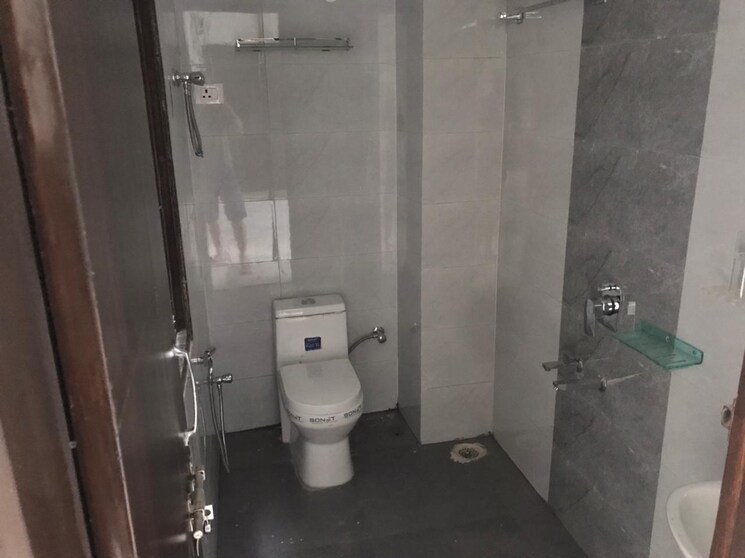 Bathroom, sector 57 3 Bedroom 2700 Sq.Ft. Builder Floor In Sector 57 Gurgaon 8950370