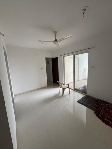 Room in 1 BHK Apartment at Raj Heramb Regalia Residency, Bavdhan – for Rent