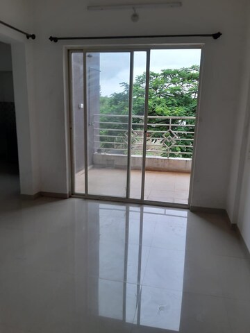 Room in 1 BHK Apartment at Raj Heramb Regalia Residency, Bavdhan – for Rent