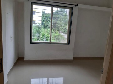 Room in 1 BHK Apartment at Raj Heramb Regalia Residency, Bavdhan – for Rent